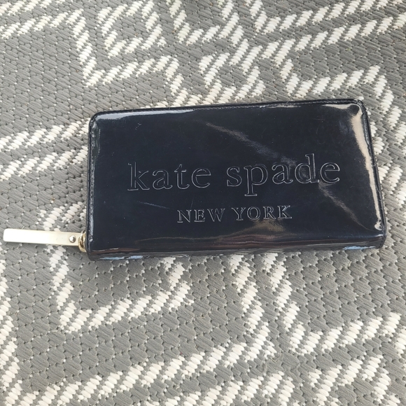 Kate Spade Black Embossed Black Wallet - Picture 3 of 9